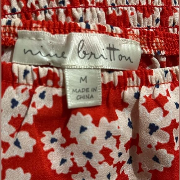 Nine Britton Red White Blue Floral Cropped Top SQ Neckline Smocked Hem M NWOT - Picture 5 of 6